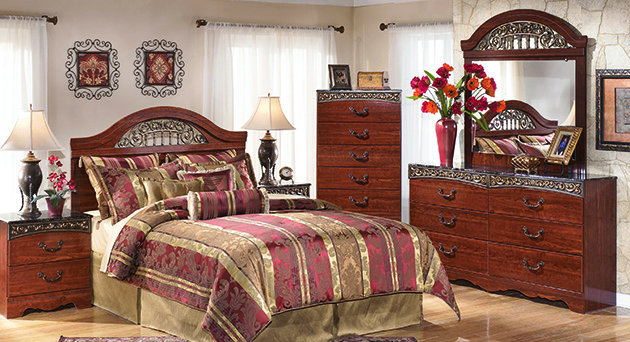 Fairbrooks Queen Poster Bed